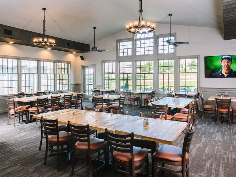 The Links at Challedon restaurant dining area